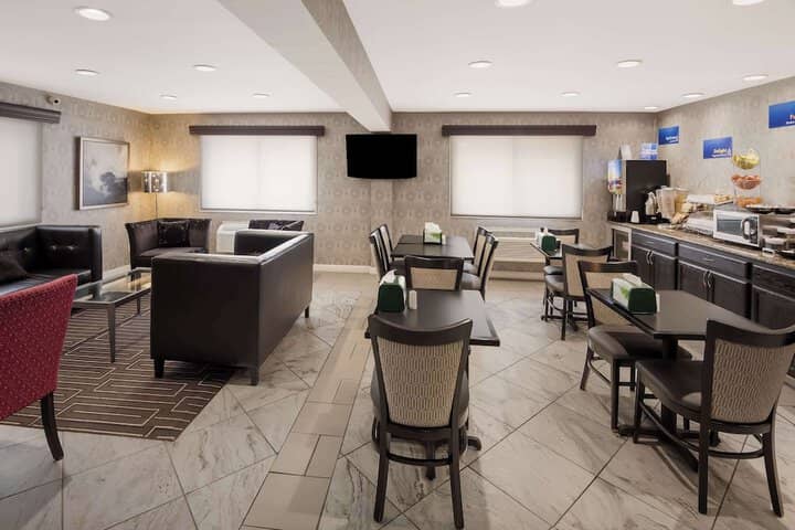 Breakfast area